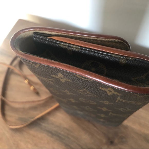 LOUIS VUITTON TWIN POCHETTE GM MONOGRAM - Picture 10 of 13